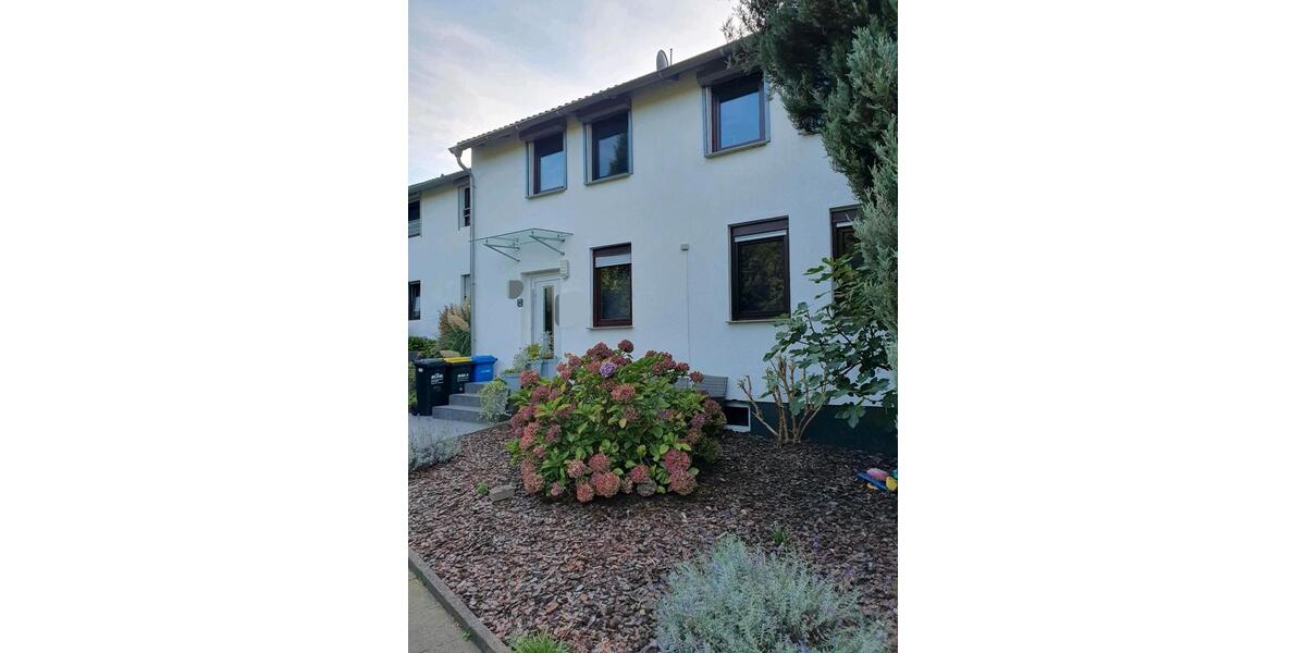 Reihenhaus Essen Stadtbezirk VI - 7 Zimmer, 160 m&sup2;, 1.500&euro; | Angebot:25830712