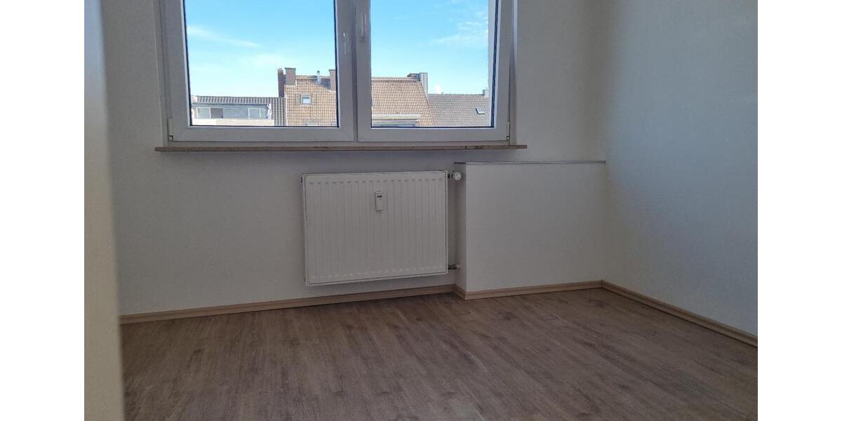 Etagenwohnung Neuss - 3 Zimmer, 83 m&sup2;, 315.000&euro; | Angebot:27533936