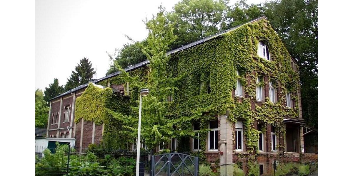 Dachgeschoßwohnung Solingen Wald - 3 Zimmer, 129 m&sup2;, 1.150&euro; | Angebot:27589816