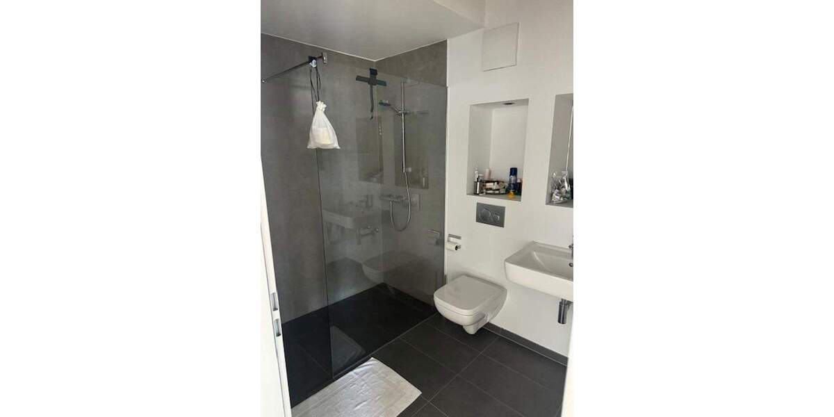 Etagenwohnung Düsseldorf Friedrichstadt - 2 Zimmer, 93 m&sup2;, 1.674&euro; | Angebot:25760537