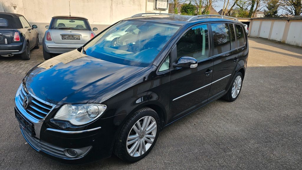 VW Touran 148.711 km 5.950 &euro; Oberhausen 46119
