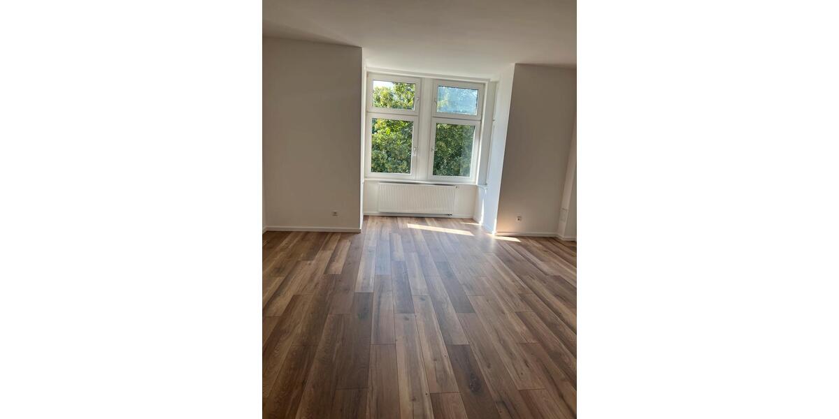 Etagenwohnung Remscheid Gemarkung Bergisch Born - 4 Zimmer, 135 m&sup2;, 1.700&euro; | Angebot:27536393