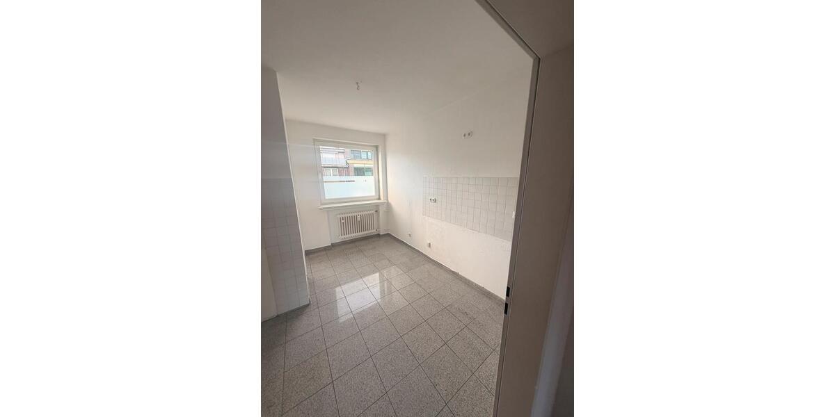 Etagenwohnung Essen Südviertel - 3 Zimmer, 80 m&sup2;, 720&euro; | Angebot:25975000