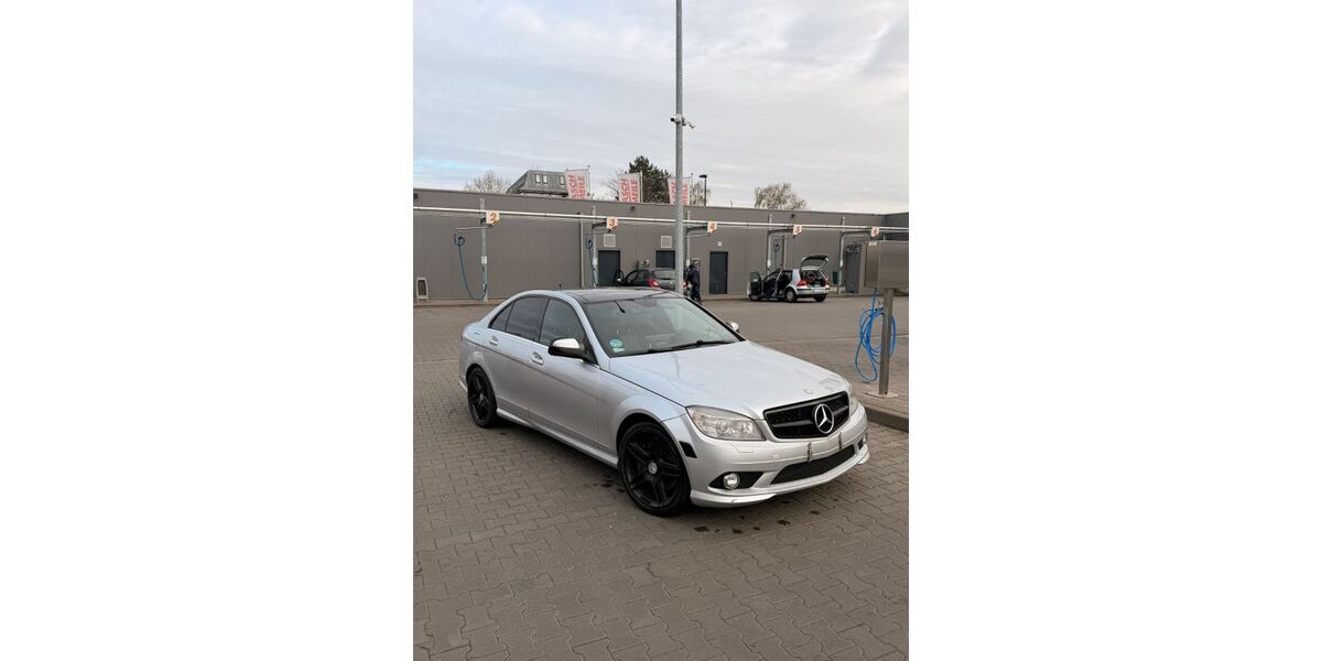 Mercedes-Benz 350 179.950 km 9.000 &euro; Düsseldorf 40233
