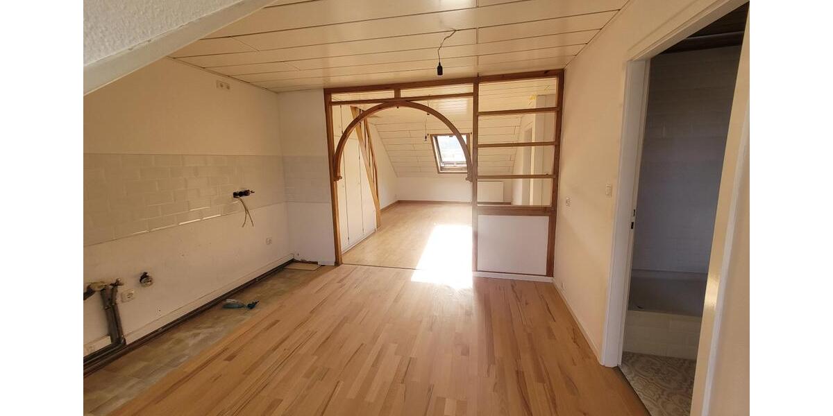 Dachgeschoßwohnung Duisburg Angerhausen - 4 Zimmer, 56 m&sup2;, 610&euro; | Angebot:27583218