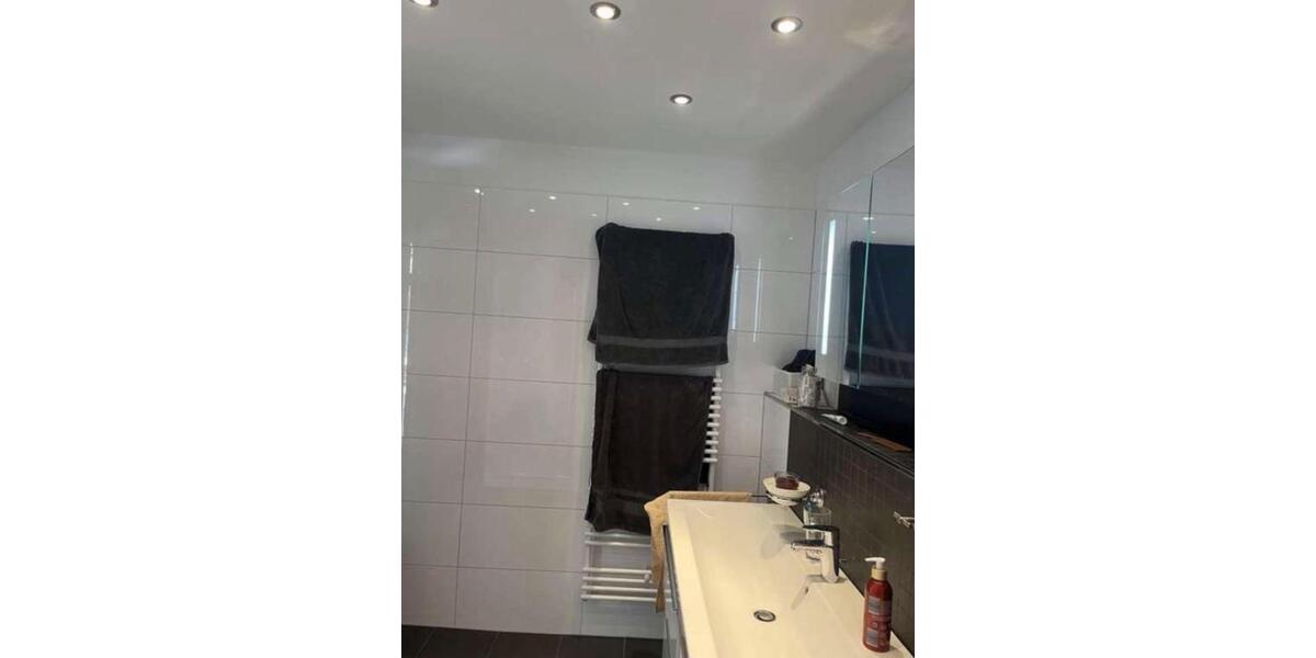 Etagenwohnung Velbert Pöthen - 2 Zimmer, 83 m&sup2;, 1.000&euro; | Angebot:26400651