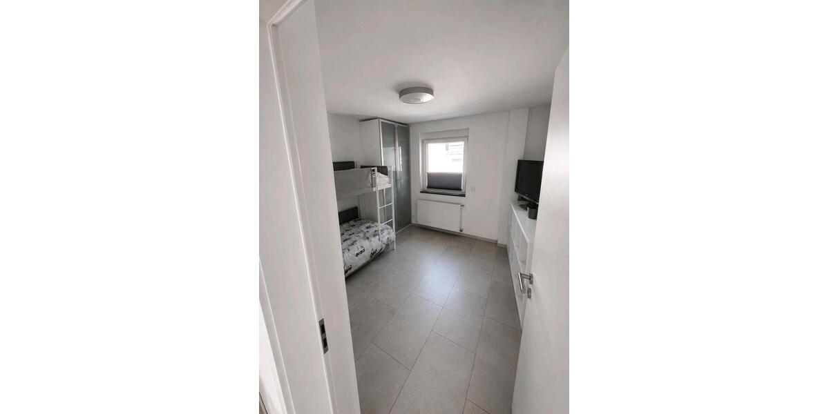 Erdgeschoßwohnung Wuppertal Unterbarmen - 3 Zimmer, 90 m&sup2;, 1.350&euro; | Angebot:27536410
