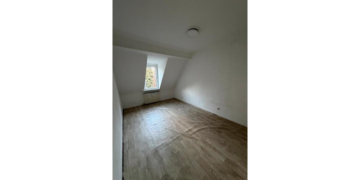 Dachgeschoßwohnung Essen Südviertel - 2.5 Zimmer, 50 m&sup2;, 750&euro; | Angebot:27567588