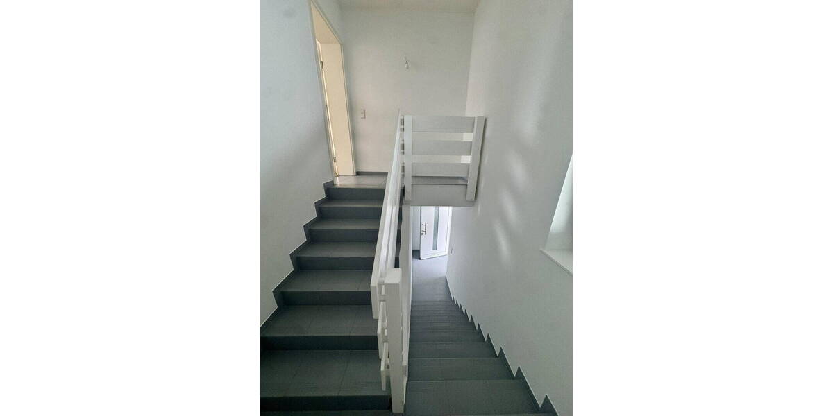 Etagenwohnung Düsseldorf Kaiserswerth - 2 Zimmer, 75 m&sup2;, 1.695&euro; | Angebot:26790492