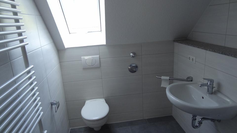 Dachgeschoßwohnung Velbert Langenberg - 1 Zimmer, 32 m&sup2;, 270&euro; | Angebot:25054609