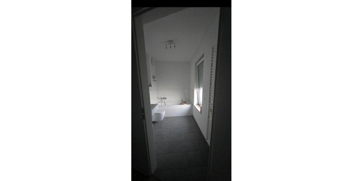 Etagenwohnung Düsseldorf Stadtbezirk 9 - 3 Zimmer, 88 m&sup2;, 1.750&euro; | Angebot:27553917