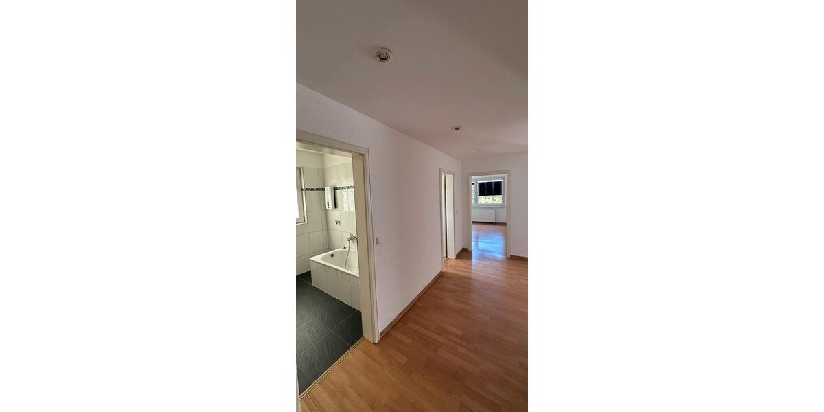 Etagenwohnung Düsseldorf Stadtbezirk 9 - 3 Zimmer, 80 m&sup2;, 1.250&euro; | Angebot:27554909