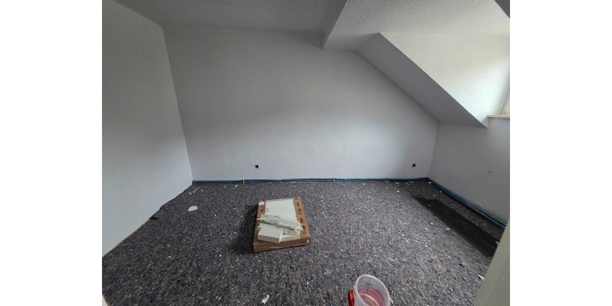 Dachgeschoßwohnung Düsseldorf Oberbilk - 4.5 Zimmer, 100 m&sup2;, 1.190&euro; | Angebot:25750079