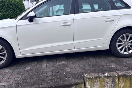 Audi A3 88.000 km 11.000 &euro; Düsseldorf 40468