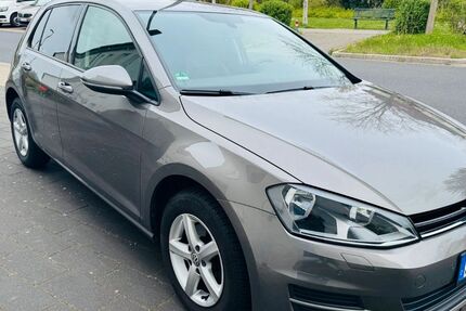 VW Golf 98.061 km 10.900 &euro; Neuss 41470