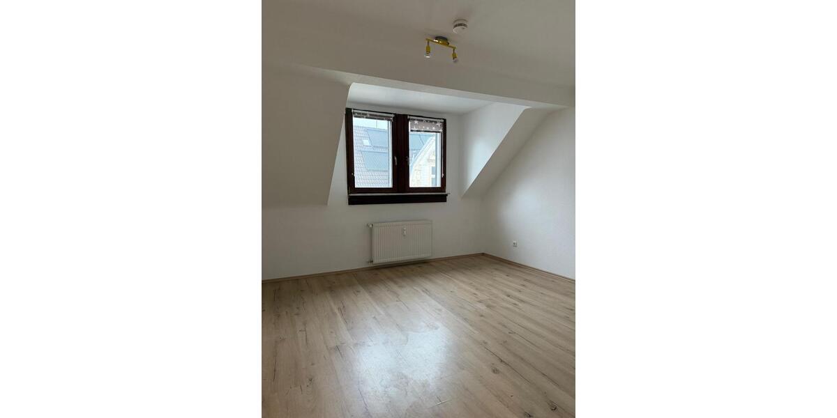 Dachgeschoßwohnung Oberhausen - 3 Zimmer, 83 m&sup2;, 840&euro; | Angebot:25924159