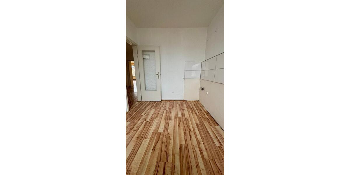 Etagenwohnung Düsseldorf Düsseltal - 3 Zimmer, 80 m&sup2;, 1.690&euro; | Angebot:25943662