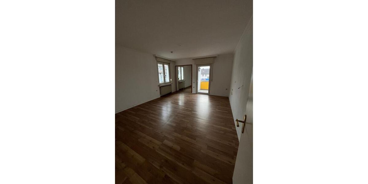 Erdgeschoßwohnung Remscheid - 3 Zimmer, 175 m&sup2;, 1.180&euro; | Angebot:24373427