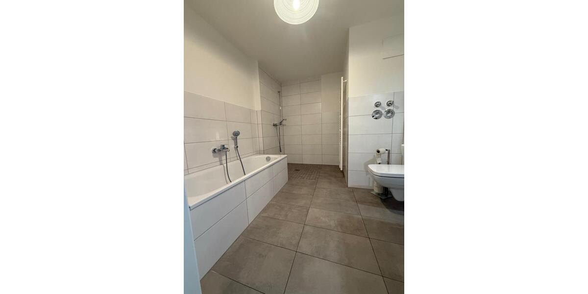 Terrassenwohnung Duisburg Duisburg-Mitte - 2 Zimmer, 75 m&sup2;, 950&euro; | Angebot:26042783