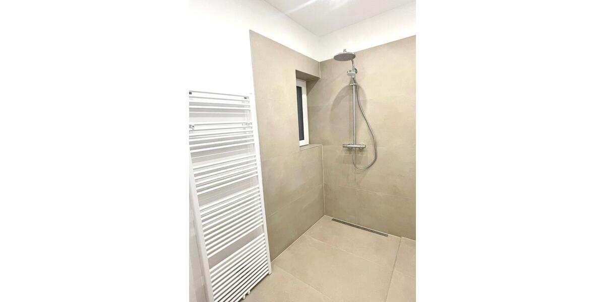 Erdgeschoßwohnung Düsseldorf Stadtbezirk 6 - 1.5 Zimmer, 90 m&sup2;, 1.500&euro; | Angebot:25995522