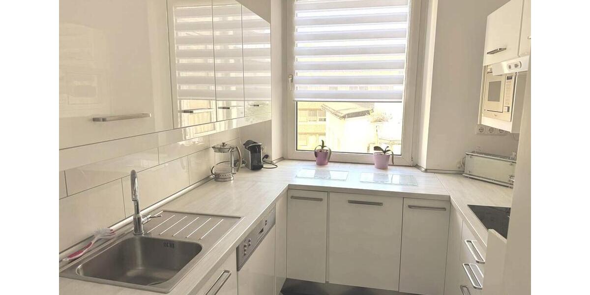 Etagenwohnung Düsseldorf Stadtmitte - 3 Zimmer, 103 m&sup2;, 1.700&euro; | Angebot:24443384