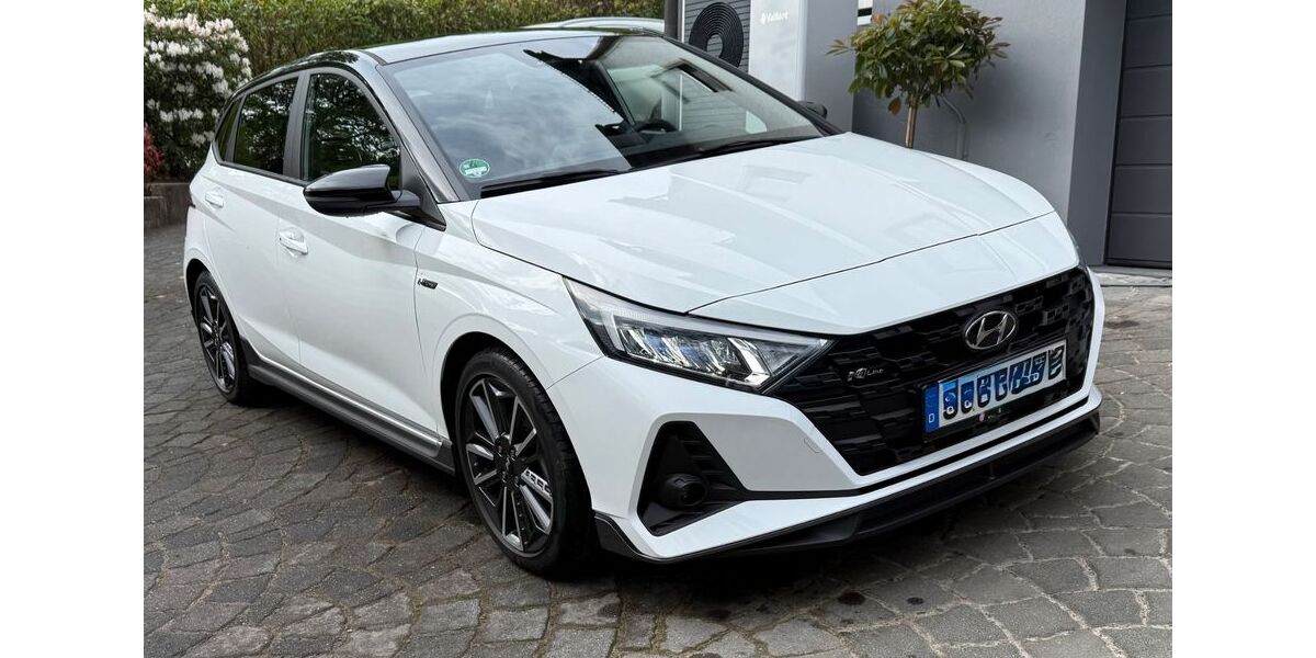 Hyundai i20 15.633 km 18.700 &euro; Solingen 42657