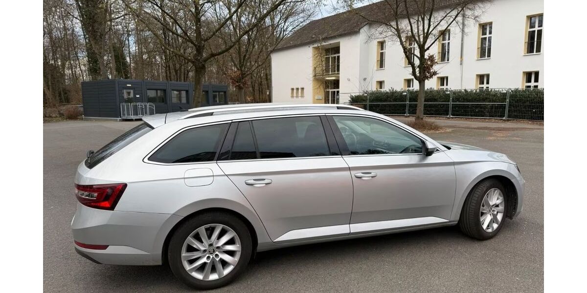 Skoda Superb 244.000 km 8.950 &euro; Bochum 44789
