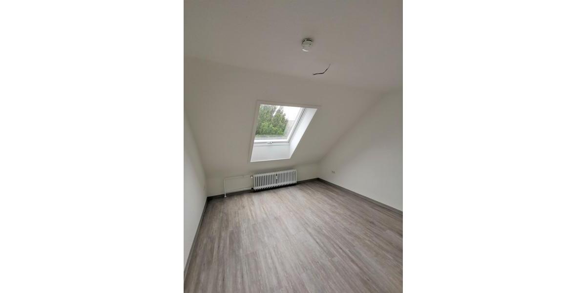 Dachgeschoßwohnung Wuppertal Gemarkung Langerfeld - 3 Zimmer, 71 m&sup2;, 518&euro; | Angebot:25924408
