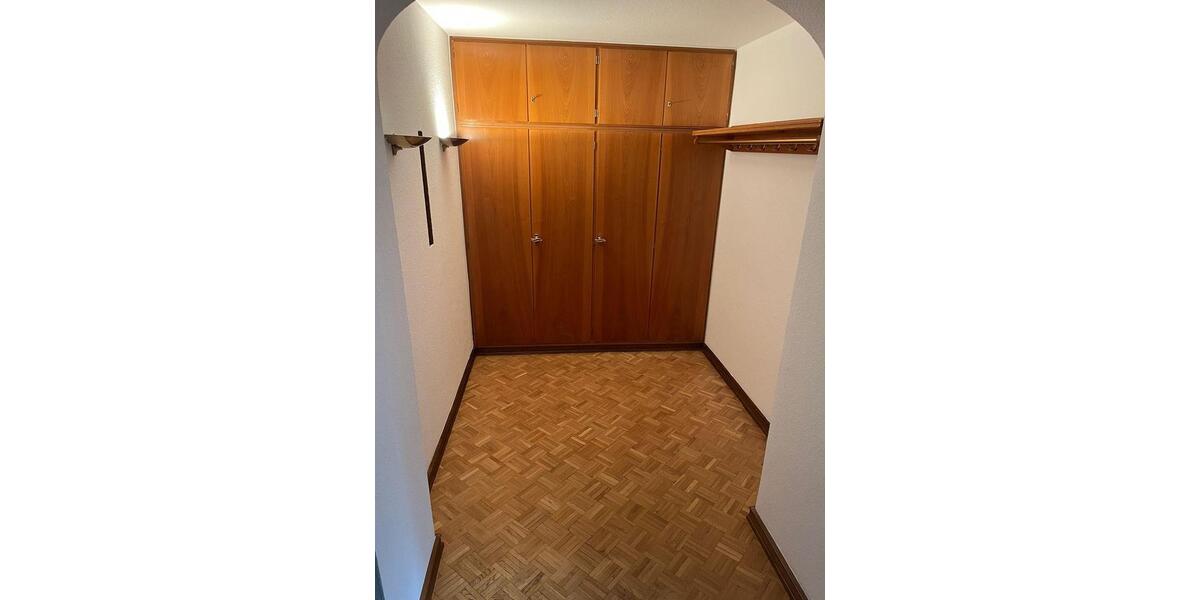 Erdgeschoßwohnung Remscheid - 3 Zimmer, 175 m&sup2;, 1.180&euro; | Angebot:24373427