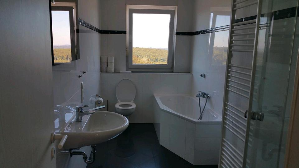 Dachgeschoßwohnung Velbert - 2 Zimmer, 78 m&sup2;, 818&euro; | Angebot:27544552