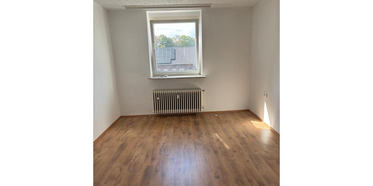Etagenwohnung Gelsenkirchen Rotthausen - 4 Zimmer, 95 m&sup2;, 600&euro; | Angebot:27553795