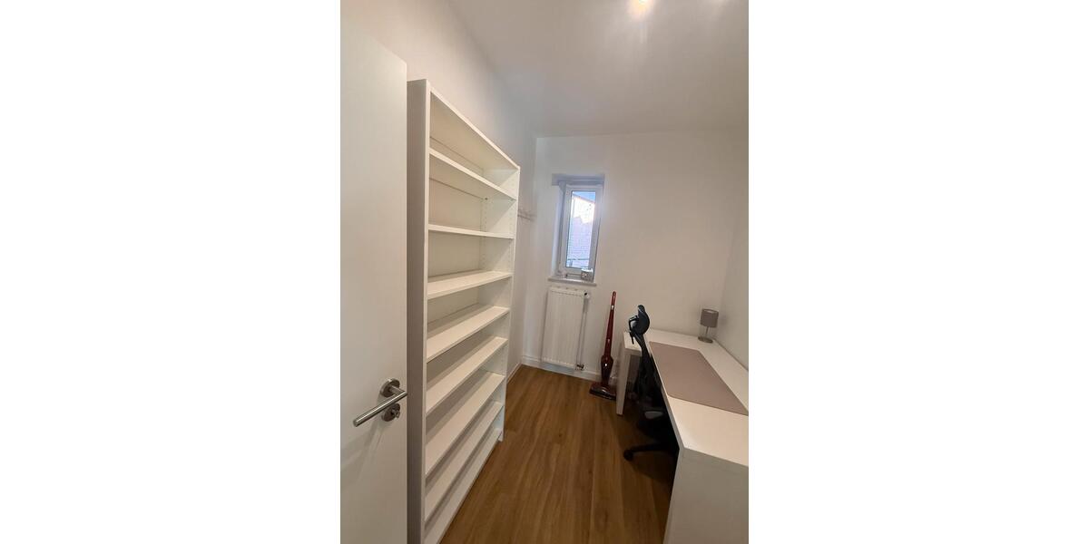 Etagenwohnung Düsseldorf Stadtbezirk 3 - 3 Zimmer, 68 m&sup2;, 1.500&euro; | Angebot:27553800