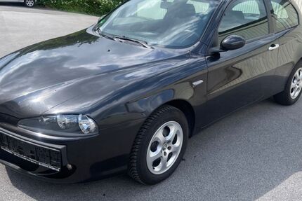 Alfa Romeo 147 96.800 km 4.499 &euro; Remscheid 42855