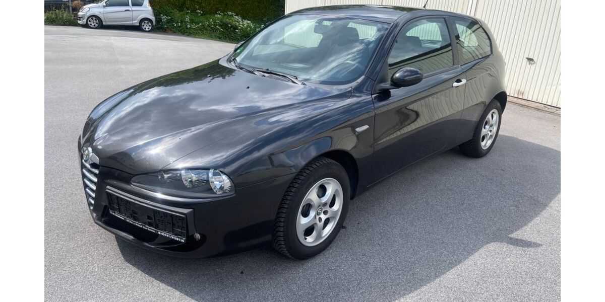 Alfa Romeo 147 96.800 km 4.499 &euro; Remscheid 42855