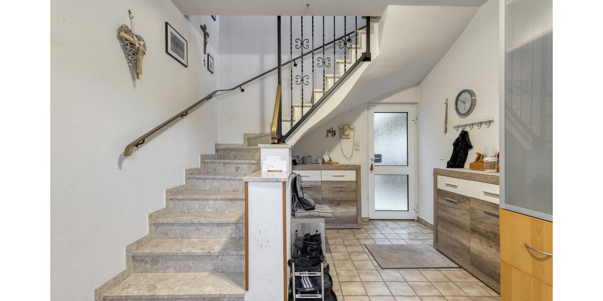 Großzügiges Ein- oder Zweifamilienhaus mit Charme, Gartenparadies & vielen Möglichkeiten - Einfamilienhaus Leichlingen | Angebot:25269338