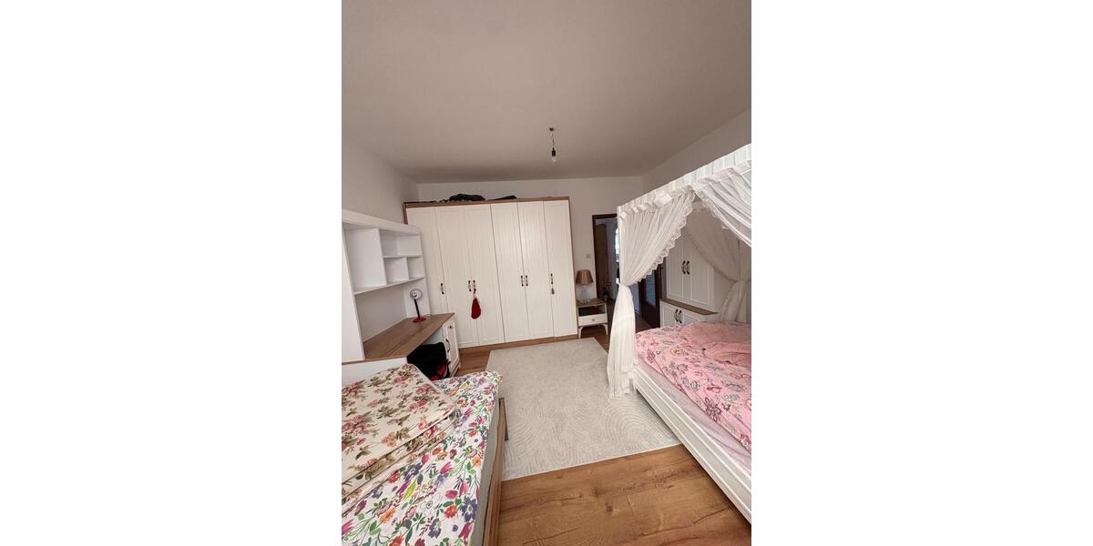 Dachgeschoßwohnung Duisburg Laar - 3 Zimmer, 75 m&sup2;, 850&euro; | Angebot:25454192