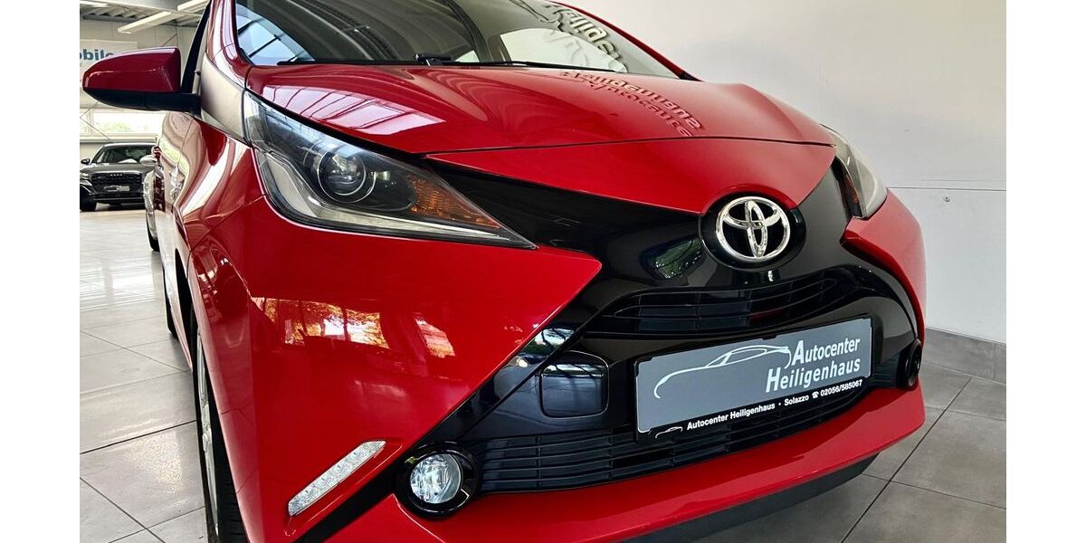 Toyota Aygo (X) 36.445 km 8.380 &euro; Heiligenhaus 42579