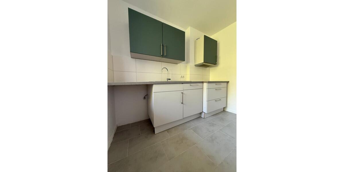 Etagenwohnung Duisburg Mittelmeiderich - 2 Zimmer, 72 m&sup2;, 880&euro; | Angebot:27565931
