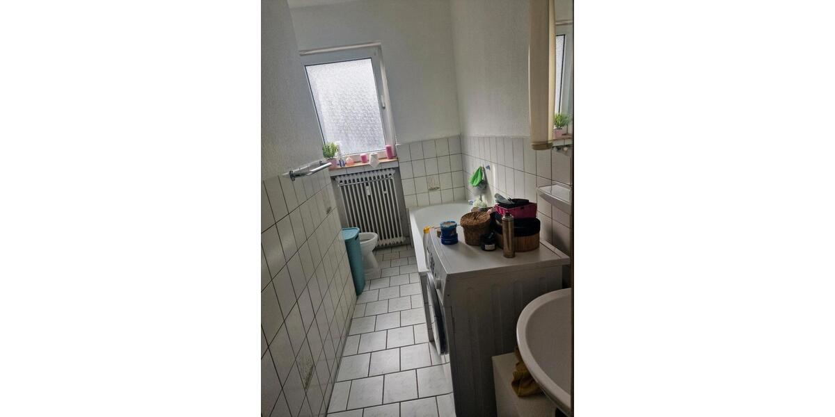 Etagenwohnung Düsseldorf Oberbilk - 1 Zimmer, 70 m&sup2;, 600&euro; | Angebot:27579950