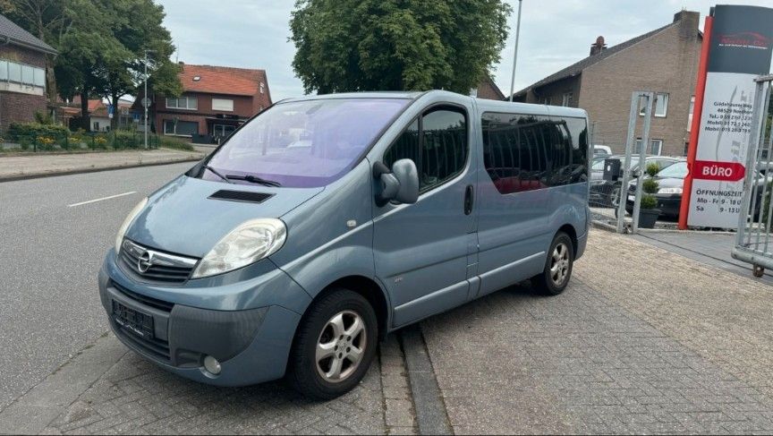 Opel Vivaro 209.000 km 9.999 &euro; HERNE 44623