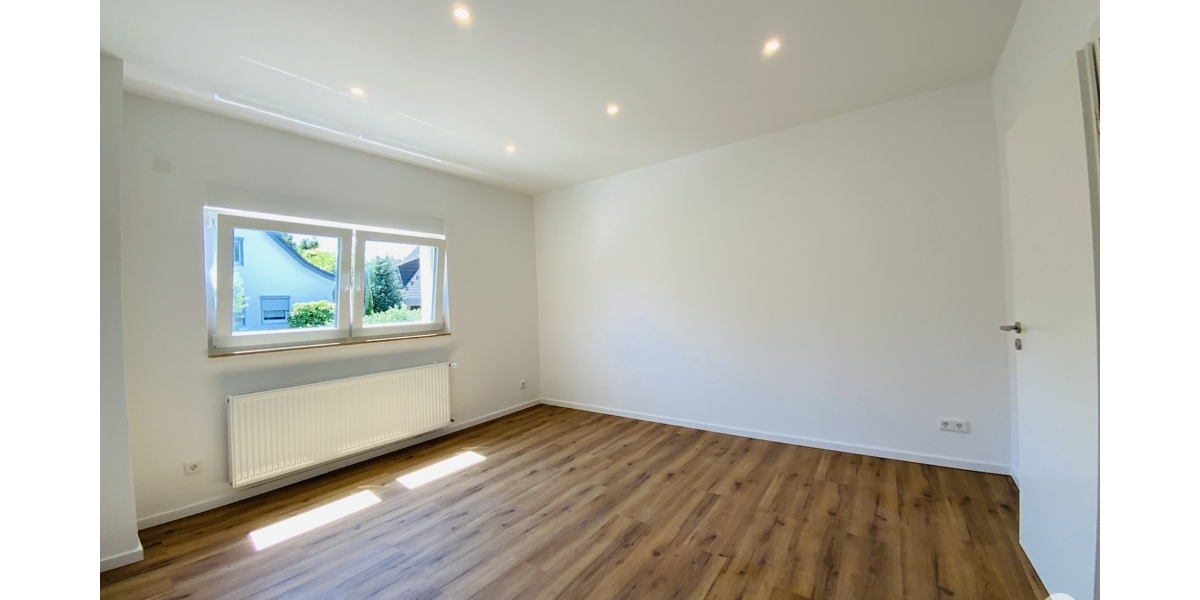 Einfamilienhaus mit 5 Zimmern und 2 Bädern, großem Garten ideal für Familien. Komplett saniert! - Einfamilienhaus Düsseldorf / Rath Rath | Angebot:27190569