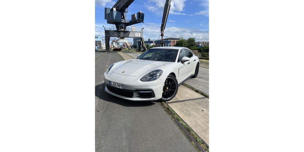 Porsche Panamera 67.500 km 69.500 &euro; Düsseldorf 40227