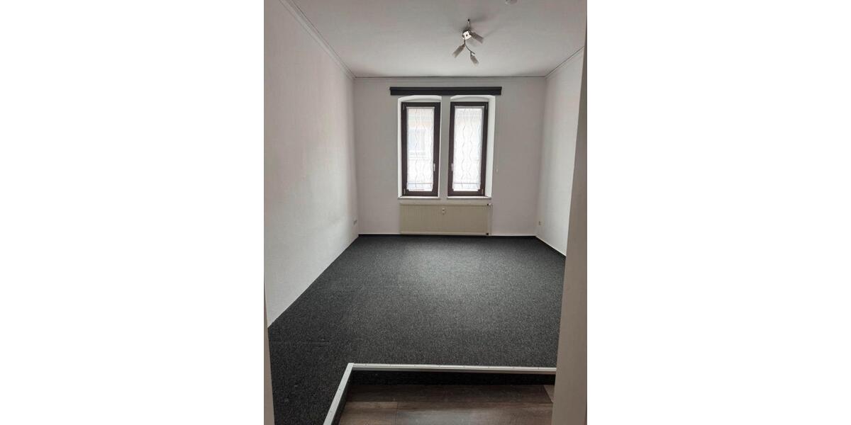 Etagenwohnung Essen Stadtbezirk VI - 5 Zimmer, 120 m&sup2;, 700&euro; | Angebot:25838749