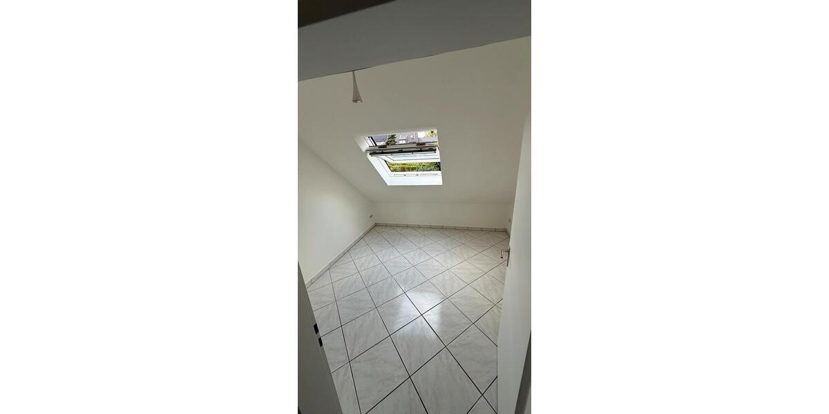Dachgeschoßwohnung Mülheim an der Ruhr - 3 Zimmer, 78 m&sup2;, 900&euro; | Angebot:27539317