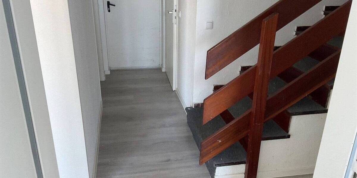 Etagenwohnung Bochum Querenburg - 5 Zimmer, 125 m&sup2;, 990&euro; | Angebot:26627294