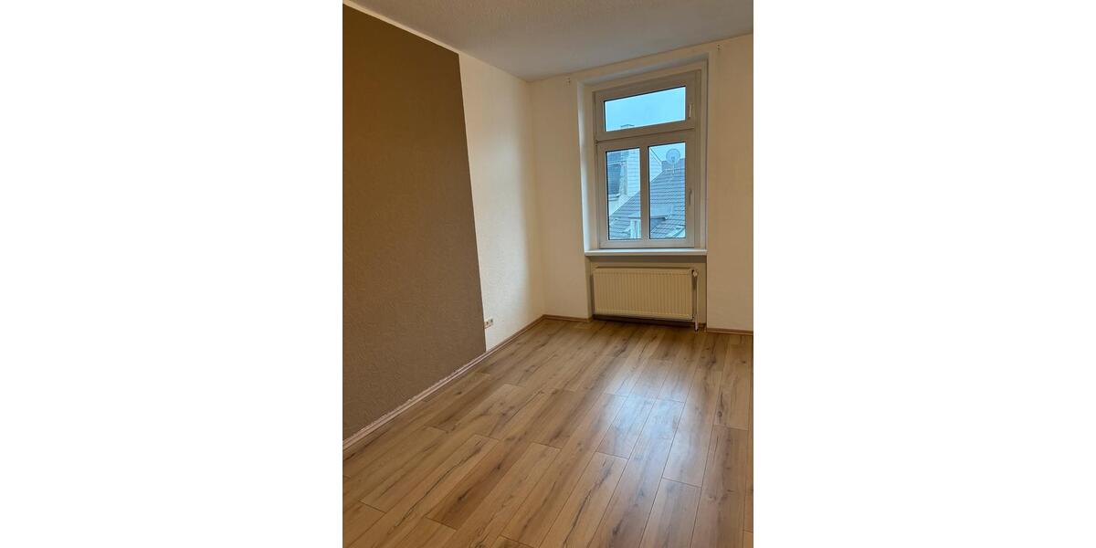 Etagenwohnung Wuppertal Elberfeld - 3 Zimmer, 100 m&sup2;, 680&euro; | Angebot:27570277