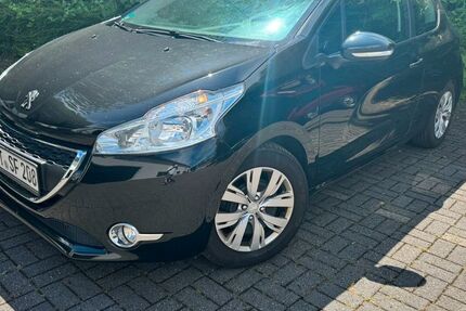 Peugeot 208 105.800 km 3.350 &euro; Witten 58453