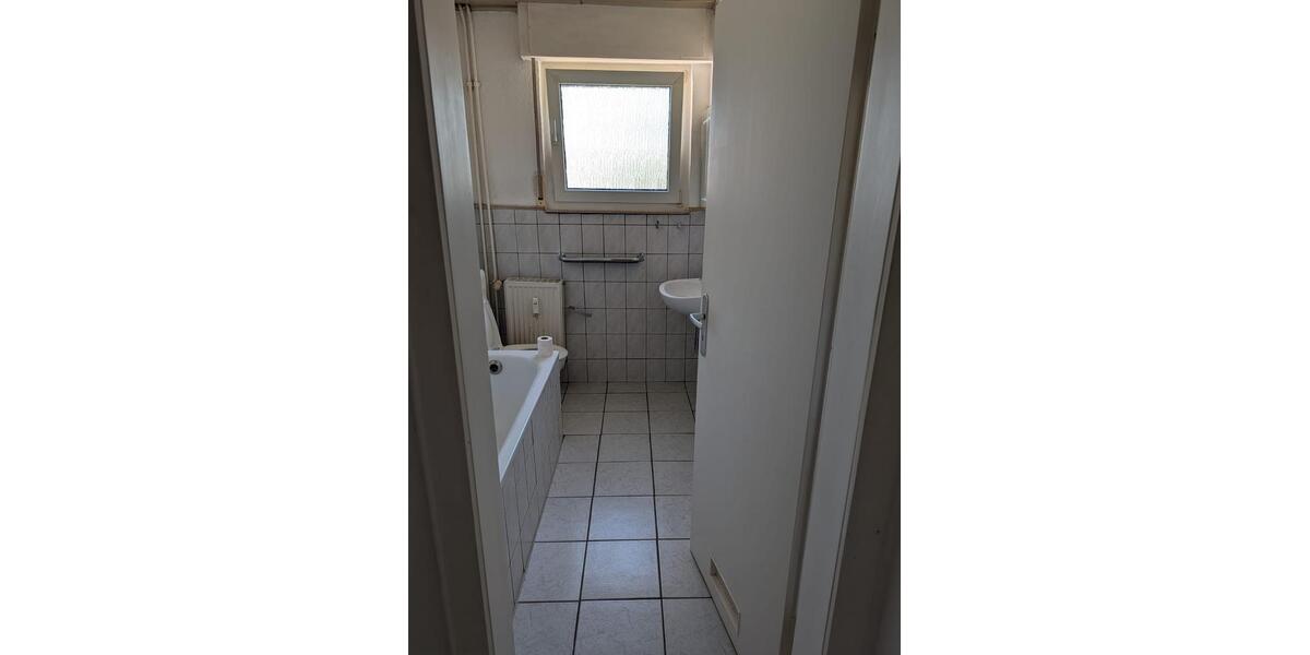 Erdgeschoßwohnung Duisburg Mittelmeiderich - 2.5 Zimmer, 52 m&sup2;, 450&euro; | Angebot:27541053