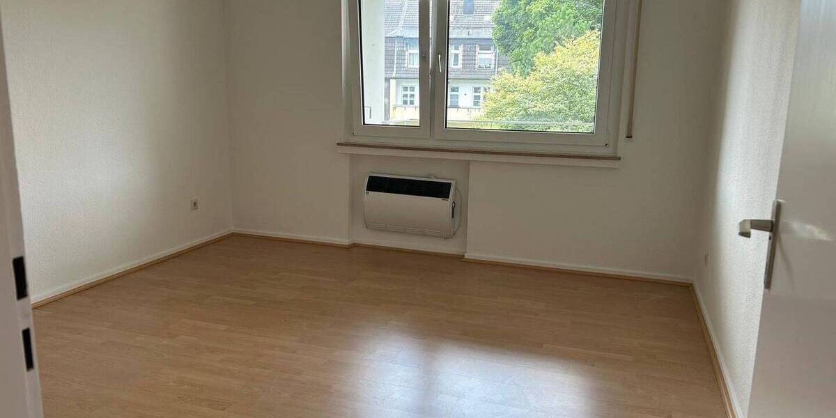 Etagenwohnung Essen Bergerhausen - 3 Zimmer, 80 m&sup2;, 580&euro; | Angebot:25668037