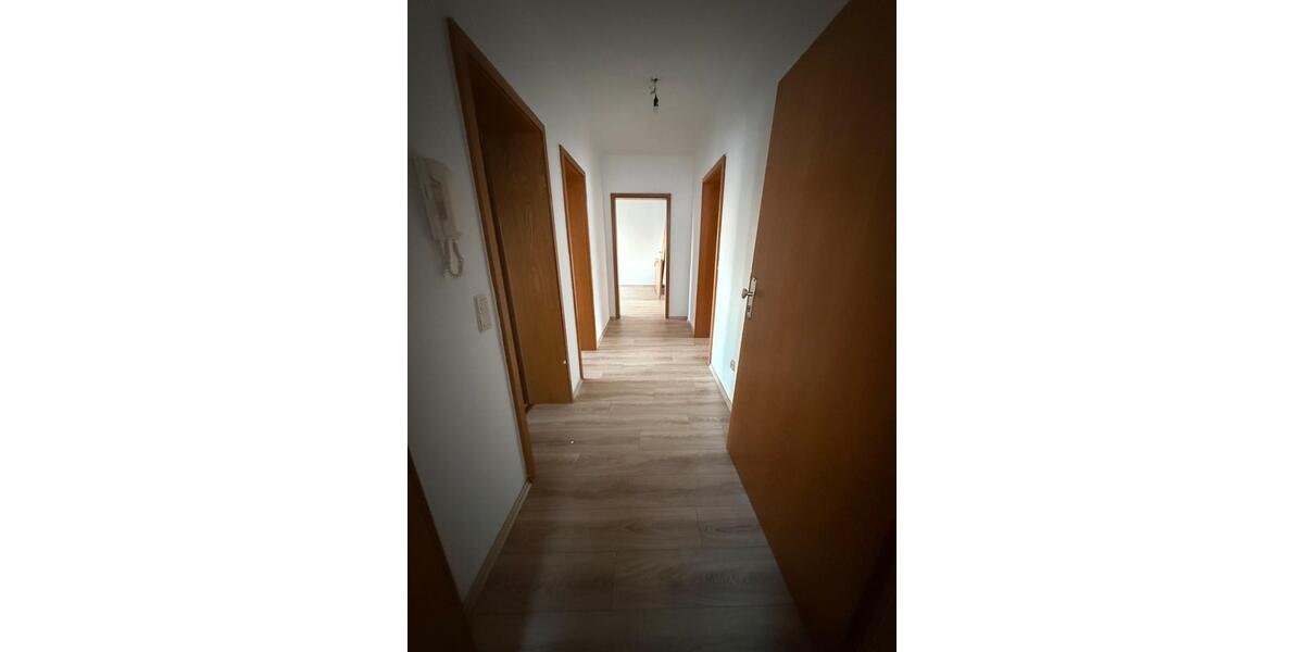 Etagenwohnung Solingen Central - 4 Zimmer, 83 m&sup2;, 1.000&euro; | Angebot:27551977